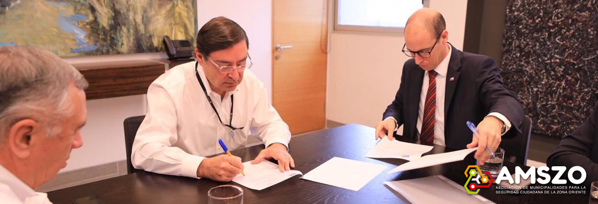 AMSZO Firma Convenio De Seguridad Ciudadana Con Gobierno Regional De Ñuble
